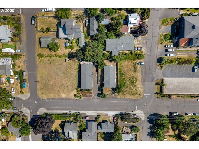 308 E HUMBOLDT St, Bingen, WA 98605