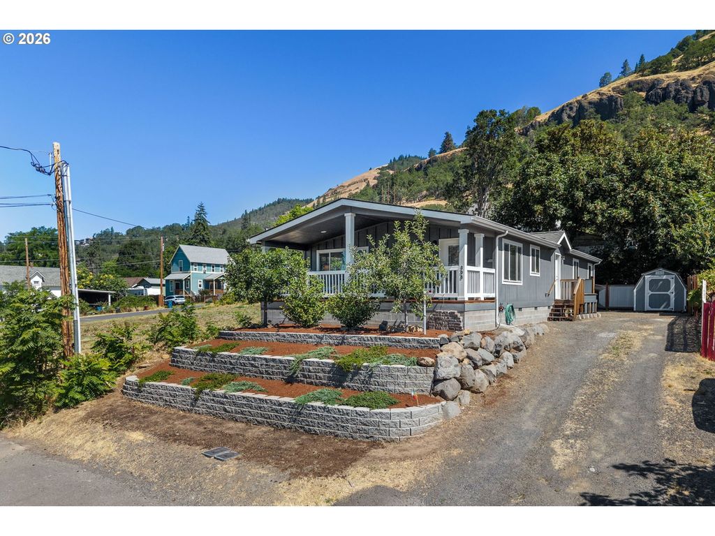 308 E HUMBOLDT St, Bingen, WA 98605