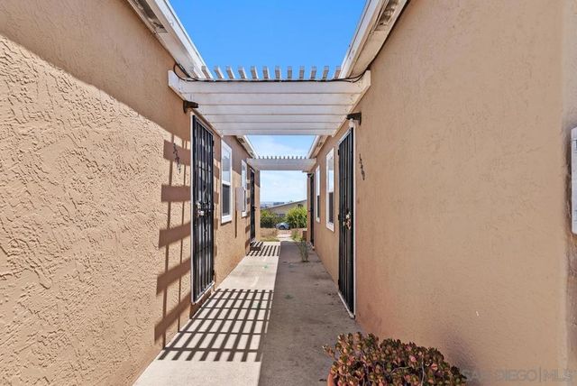 3378 84 B Street, San Diego, CA 92102