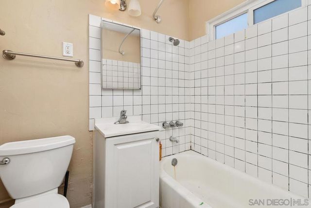 3378 84 B Street, San Diego, CA 92102