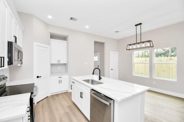 8409 Sunnyhill Street, Houston, TX 77088