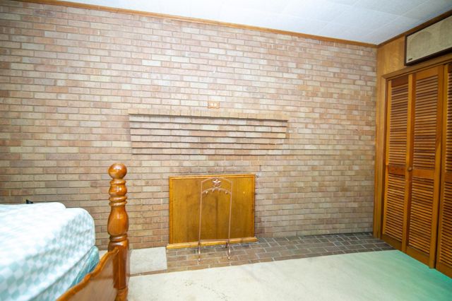 306 NW Third St, Mount Enterprise, TX 75681