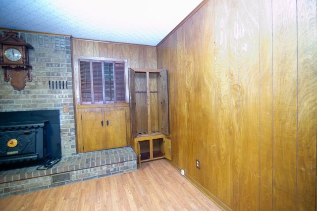 306 NW Third St, Mount Enterprise, TX 75681