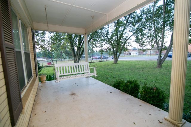 306 NW Third St, Mount Enterprise, TX 75681