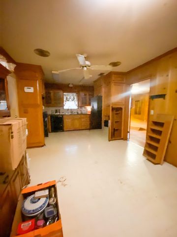 306 NW Third St, Mount Enterprise, TX 75681