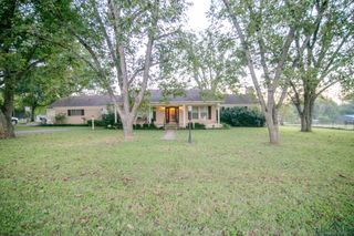 306 NW Third St, Mount Enterprise, TX 75681