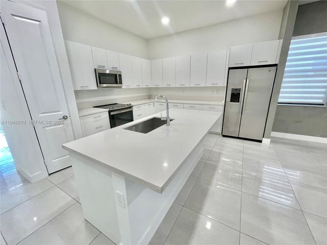 17324 SW 41st St, Miramar, FL 33029