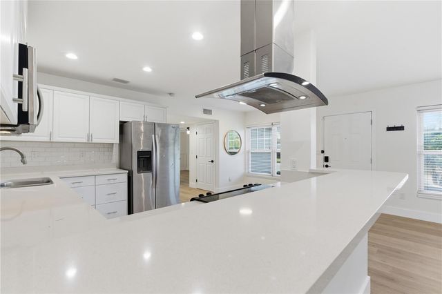 327 SUNNY LANE, Belleair, FL 33756