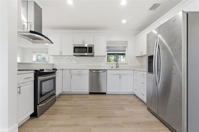 327 SUNNY LANE, Belleair, FL 33756