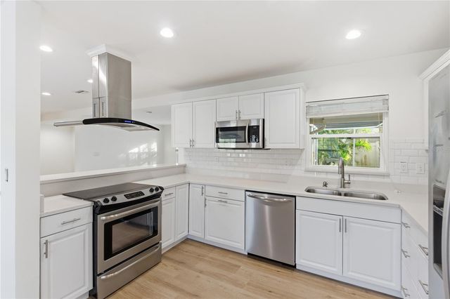 327 SUNNY LANE, Belleair, FL 33756