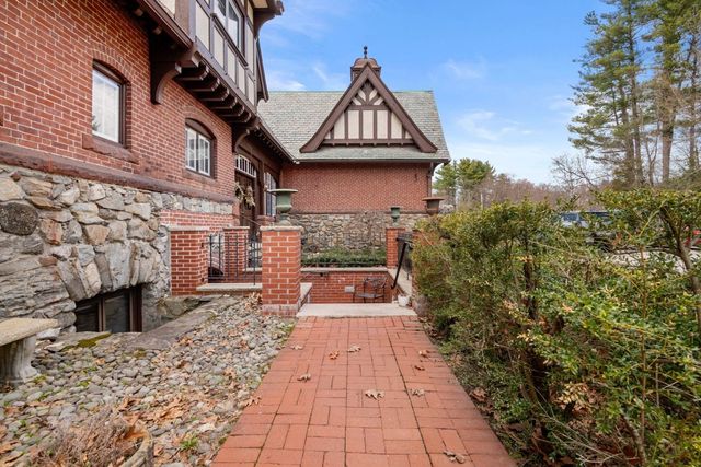 80 Pond St Unit 1, Salem, NH 03079