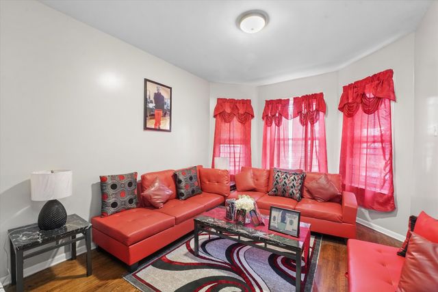 7240 S LANGLEY Avenue, Chicago, IL 60619