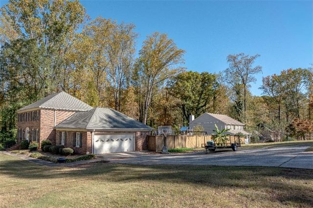 4582 Warrior SW Trail, Lilburn, GA 30047