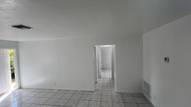 390 SW 27th Terrace, Fort Lauderdale, FL 33312