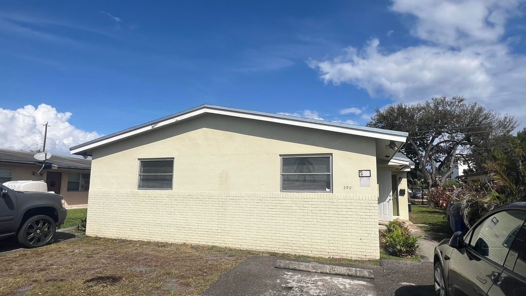 390 SW 27th Terrace, Fort Lauderdale, FL 33312