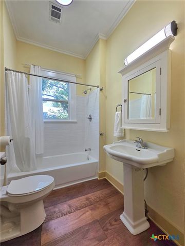429 N Main Street, Rockdale, TX 76567