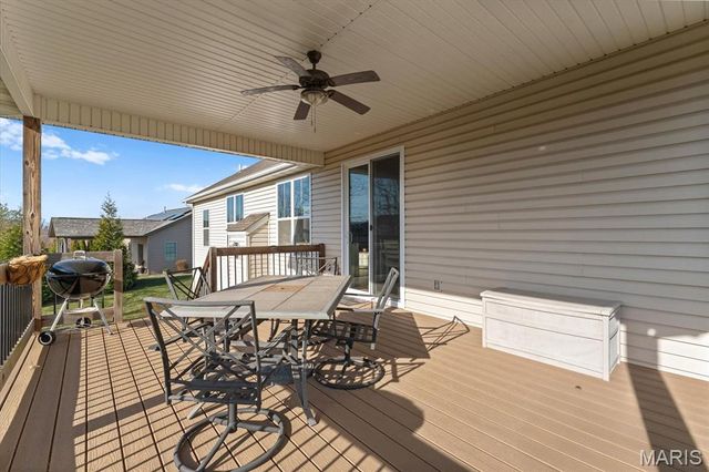 124 Stonebridge Bluff Drive, Maryville, IL 62062