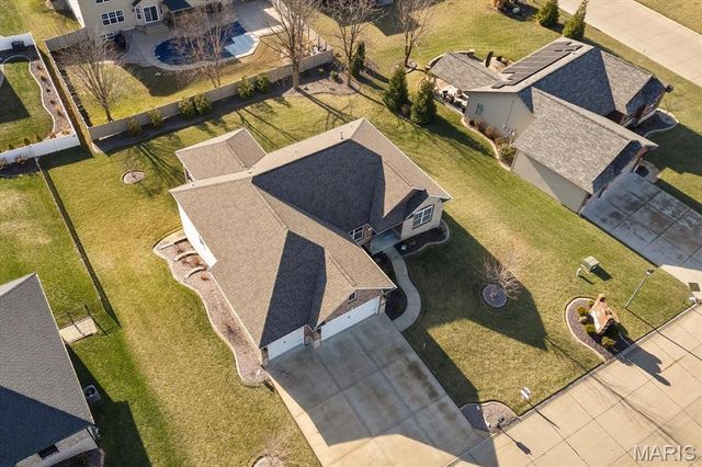 124 Stonebridge Bluff Drive, Maryville, IL 62062