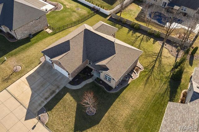 124 Stonebridge Bluff Drive, Maryville, IL 62062