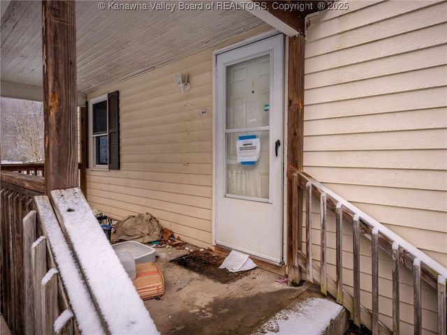 544 Cane Fork Lane, St Albans, WV 25177