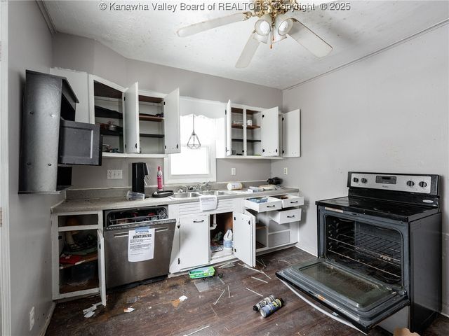 544 Cane Fork Lane, St Albans, WV 25177