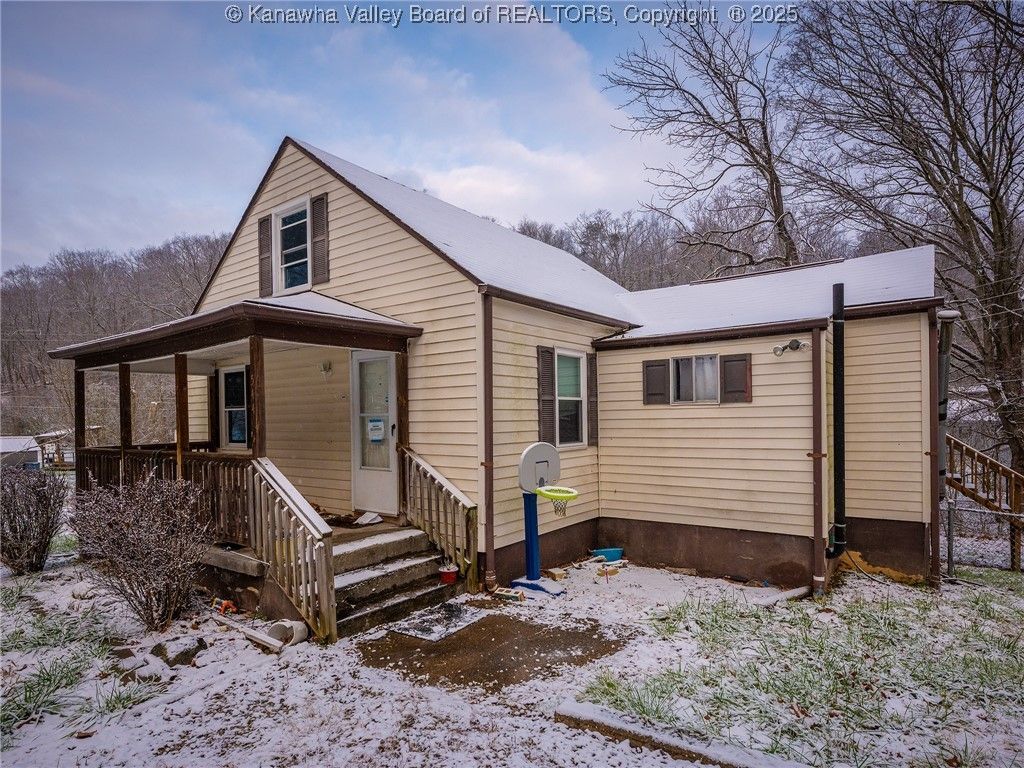 544 Cane Fork Lane, St Albans, WV 25177