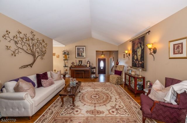 3 Birchwood Dr, Vernon Twp., NJ 07460