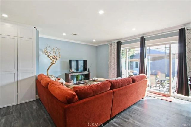 742 W Orangethorpe, Fullerton, CA 92832
