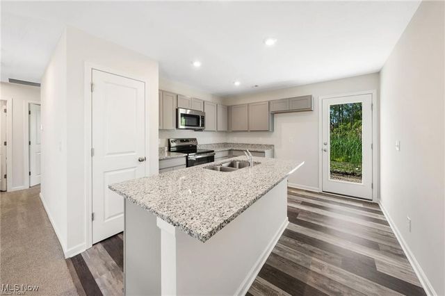 1928 E 41st Street, Lorain, OH 44055