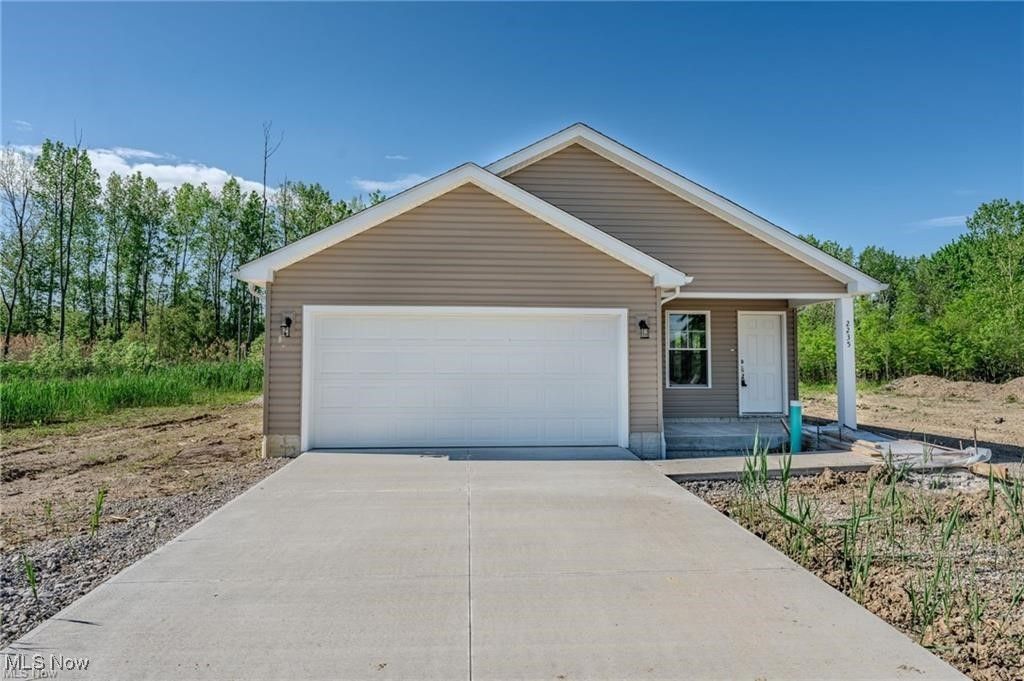 1928 E 41st Street, Lorain, OH 44055