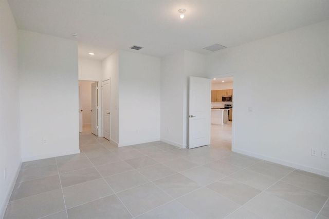 5946 SE Skyblue Circle, Stuart, FL 34997