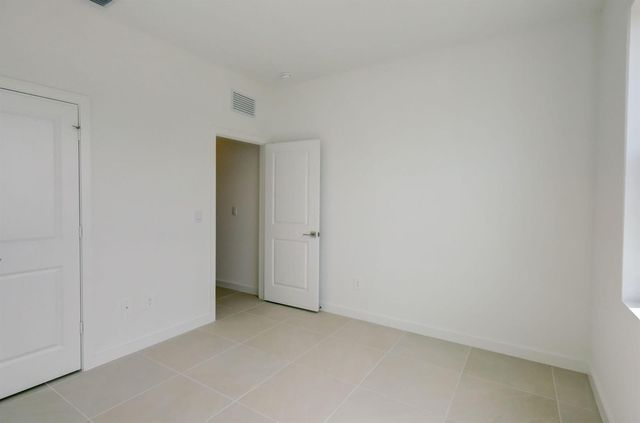 5946 SE Skyblue Circle, Stuart, FL 34997