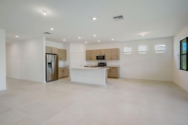 5946 SE Skyblue Circle, Stuart, FL 34997