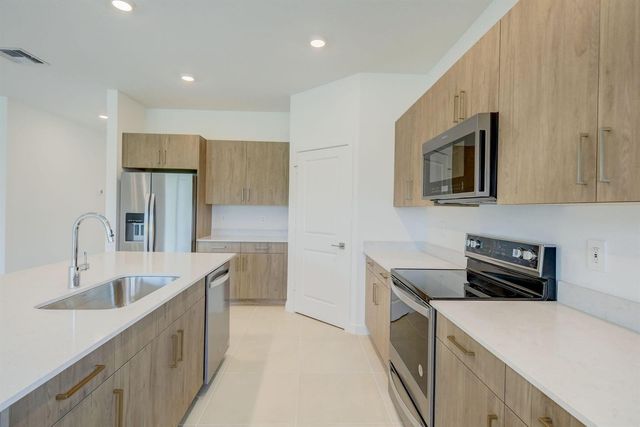 5946 SE Skyblue Circle, Stuart, FL 34997