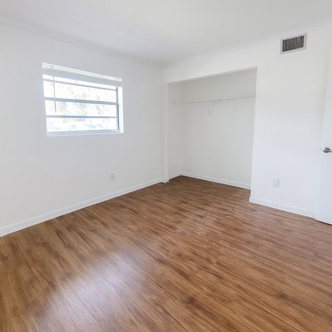 400 18th Street C2, Vero Beach, FL 32960