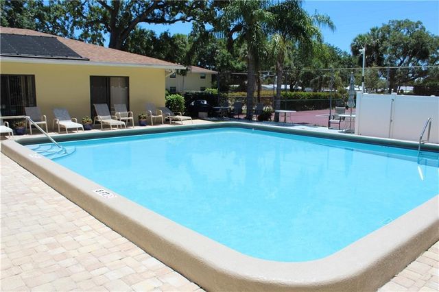 400 18th Street C2, Vero Beach, FL 32960