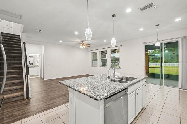 12112 LEDBURY COMMONS DRIVE, Gibsonton, FL 33534