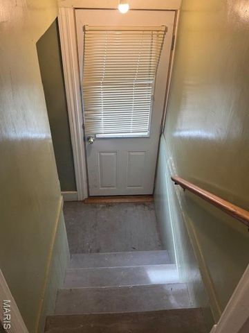 10 S 29th Street, Belleville, IL 62226