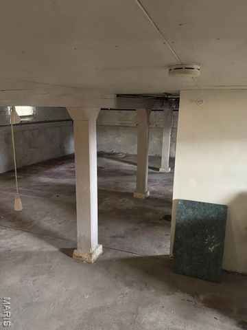 10 S 29th Street, Belleville, IL 62226