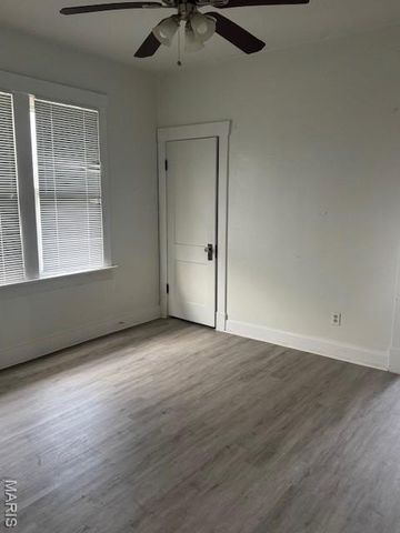 10 S 29th Street, Belleville, IL 62226