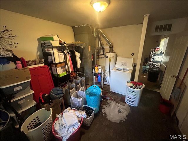 9822 Treadway Lane, St Louis, MO 63134