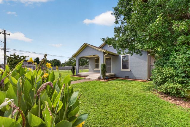 502 5th St, Lawrenceburg, TN 38464