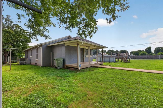 502 5th St, Lawrenceburg, TN 38464