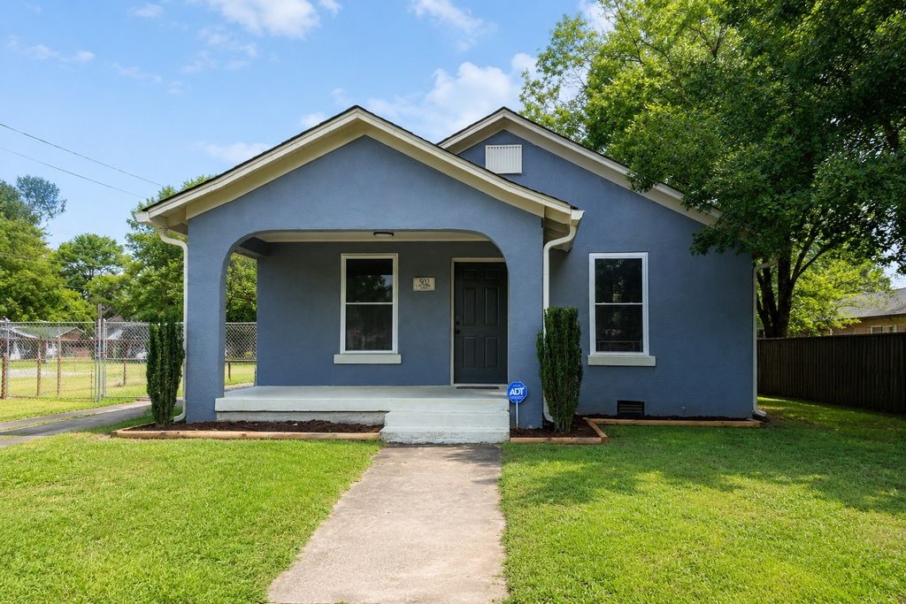 502 5th St, Lawrenceburg, TN 38464