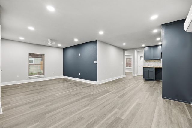217 N Hawkins Street, Waxahachie, TX 75165