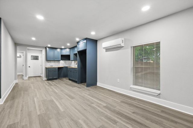 217 N Hawkins Street, Waxahachie, TX 75165