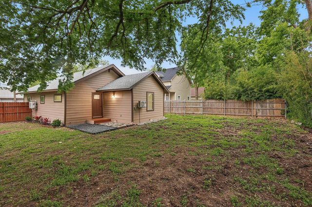 217 N Hawkins Street, Waxahachie, TX 75165
