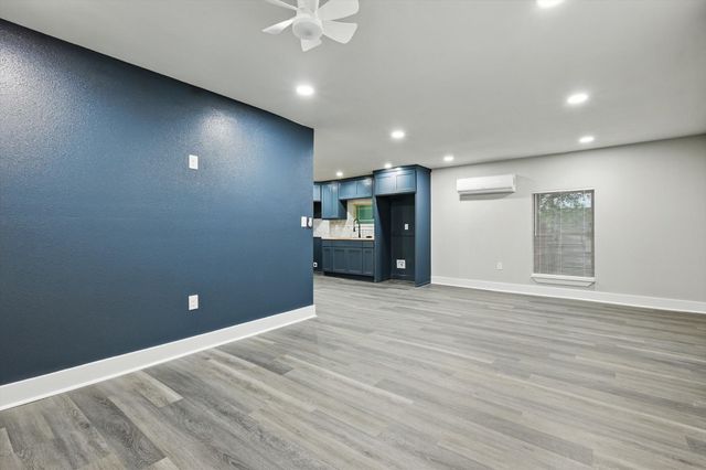 217 N Hawkins Street, Waxahachie, TX 75165