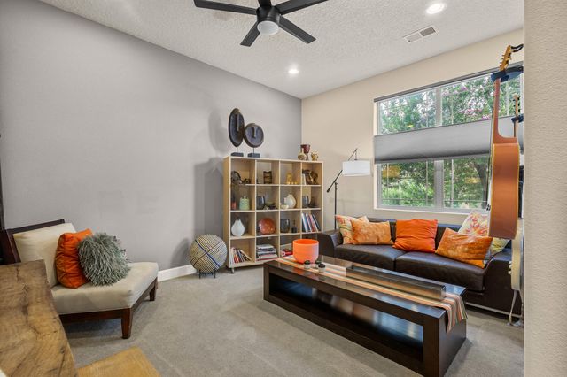 8609 Chilte Pine Road NW, Albuquerque, NM 87120