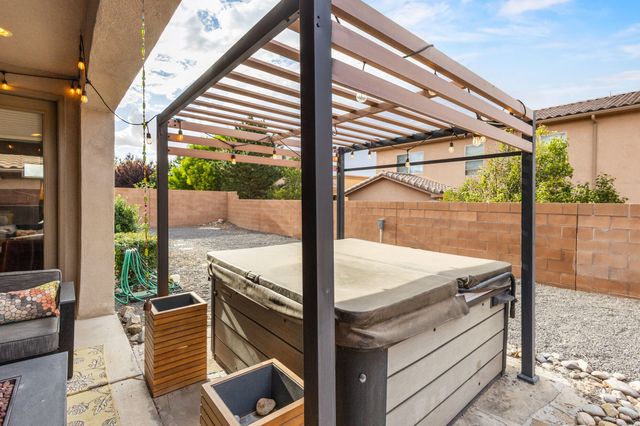 8609 Chilte Pine Road NW, Albuquerque, NM 87120